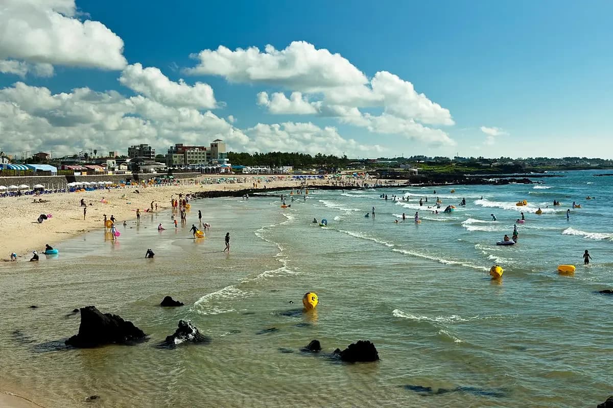 Gwakji Beach (Gwakji Gwamulhaebyeon Beach)